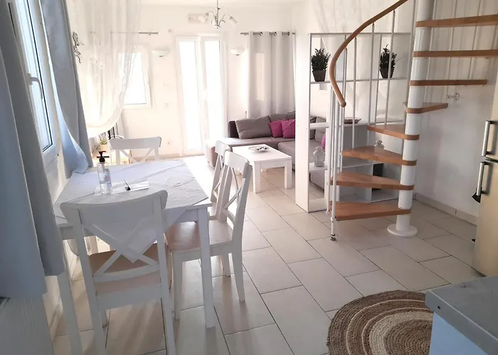 Sea Paradise - Seaside & Private Jacuzzi شقة