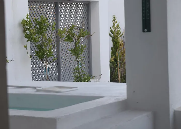 Sea Paradise - Seaside & Private Jacuzzi أويا