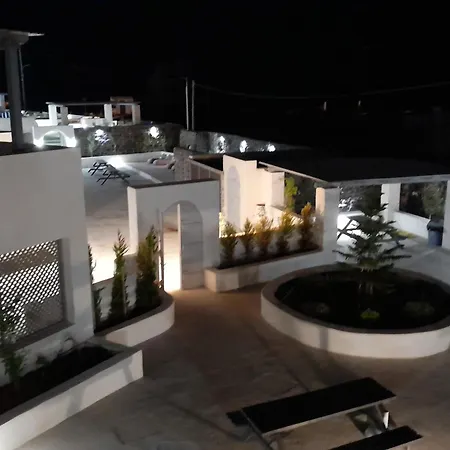 Sea Paradise - Seaside & Private Jacuzzi Apartment