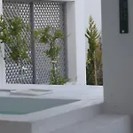 Sea Paradise - Seaside & Private Jacuzzi イア